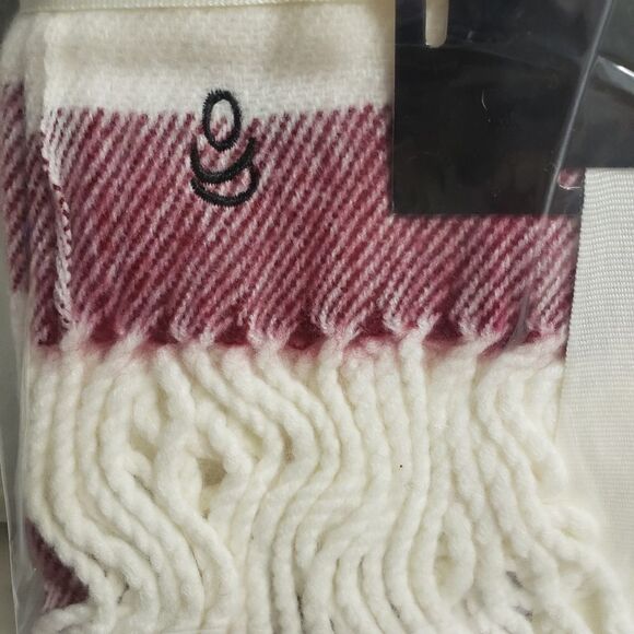 Cuddl Duds Acrylic Throw 50" x 60" - Picture 7 of 7